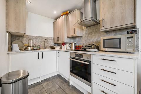 Studio to rent, Cranes Park, Surbiton, KT5