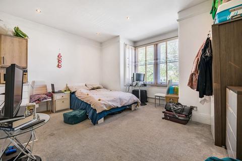 Studio to rent, Cranes Park, Surbiton, KT5