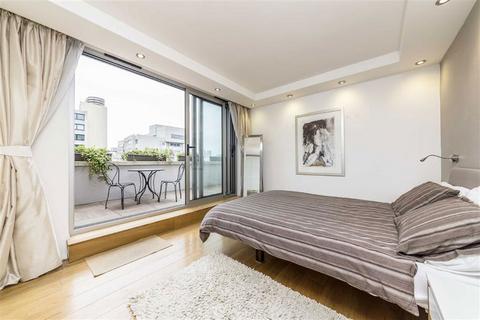undefined, Upper Ground, London SE1