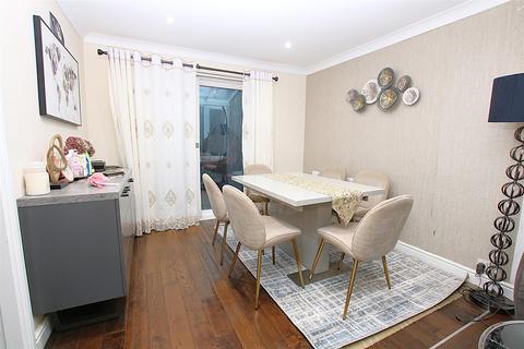 5 bedroom detached house for sale, Granary Road, East Hunsbury