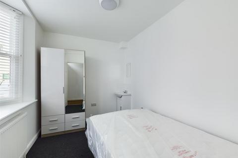 6 bedroom terraced house to rent, Inverness Road, Brighton