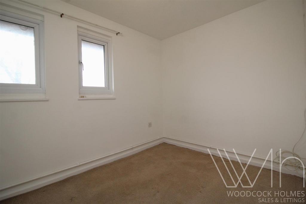 Bedroom 2 .JPG