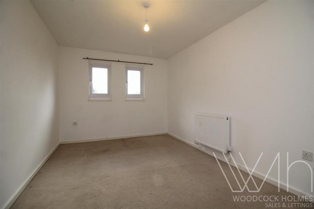 Bedroom 1 .JPG