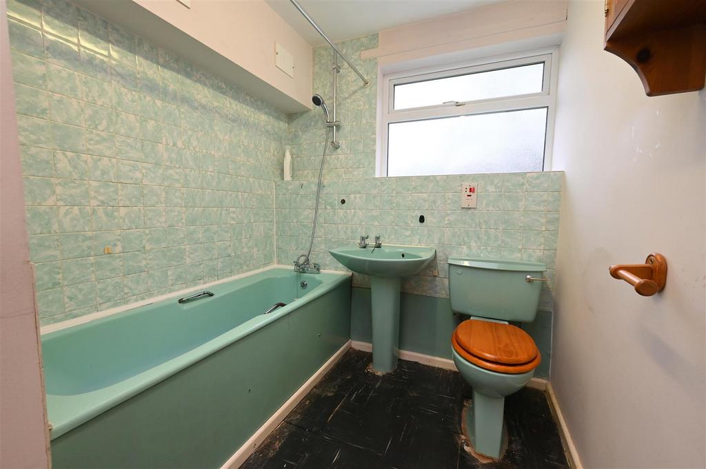 Bathroom.JPG