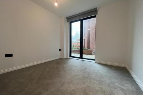 3 bedroom apartment to rent, Springwell Gardens, Whitehall Road, Leeds LS12