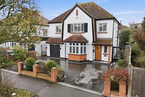 4 bedroom detached house for sale, Gaynes Park Road, Upminster, RM14
