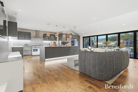 4 bedroom detached house for sale, Gaynes Park Road, Upminster, RM14