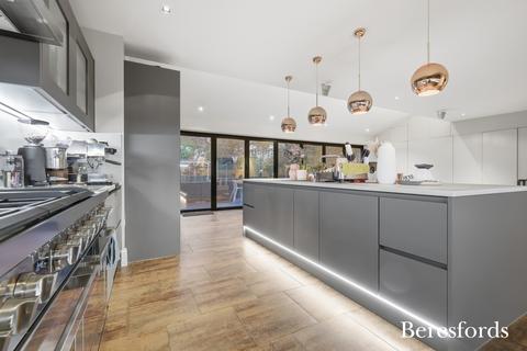 4 bedroom detached house for sale, Gaynes Park Road, Upminster, RM14
