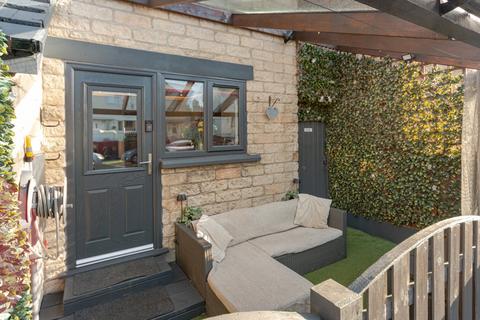 4 bedroom semi-detached house for sale, Moorfield Road, Bingley, West Yorkshire, BD16