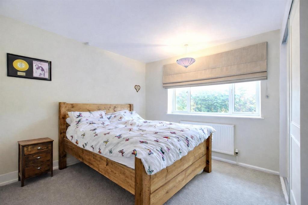 Gregory bedroom.png