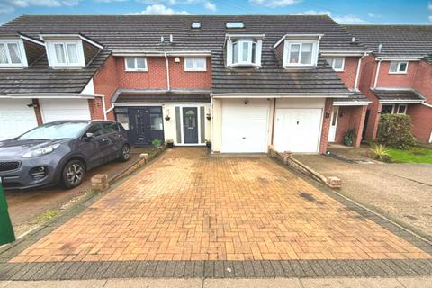 Fry Close, Romford, RM5