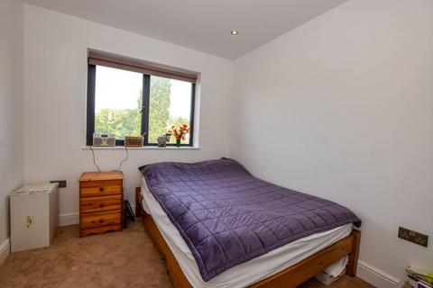undefined, Swan Court, HP1, Hemel Hempstead, HP1