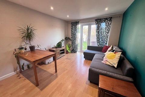 2 bedroom detached house to rent, Russell Street, Long Eaton, NG10 4LU
