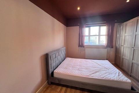 2 bedroom detached house to rent, Russell Street, Long Eaton, NG10 4LU