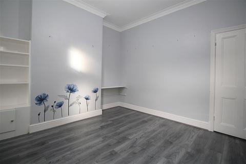 2 bedroom terraced house to rent, Albert Promenade, Loughborough, LE11