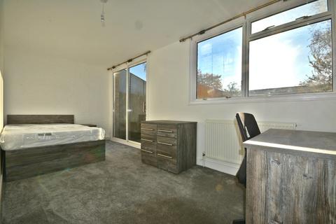 1 bedroom in a house share to rent, Wordsworth, Bracknell, RG12