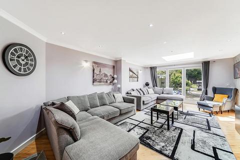 undefined, Larkshall Road, London E4