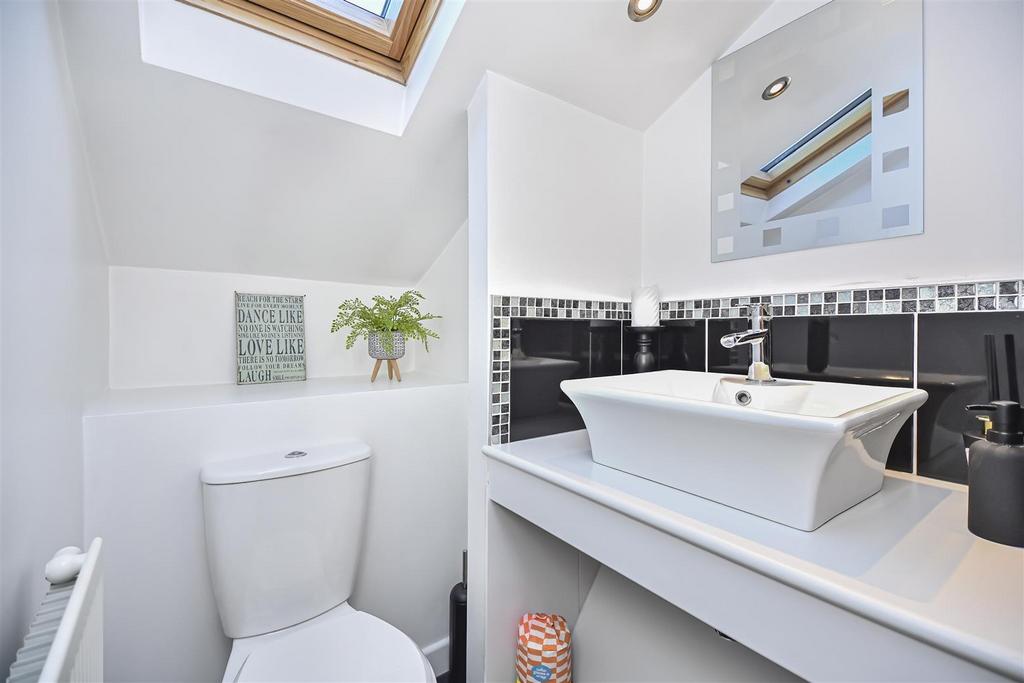 17 Thames Avenue WC.jpg