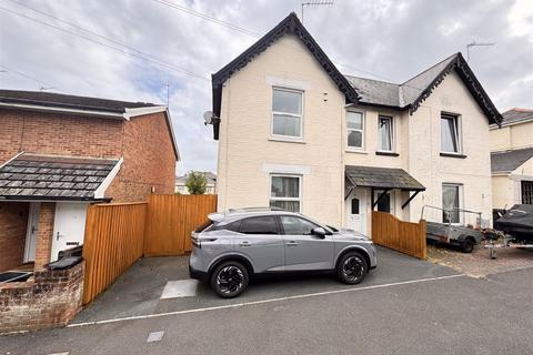 3 bedroom semi-detached house for sale, Avenue Road, Shanklin