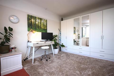 undefined, HILLSIDE ROAD, ASHTEAD, KT21