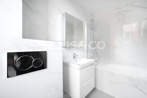 undefined, High Road, Whetstone, N20