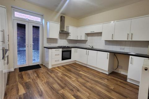 2 bedroom house to rent, Walker Street, Manchester M34