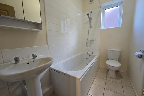 2 bedroom house to rent, Walker Street, Manchester M34