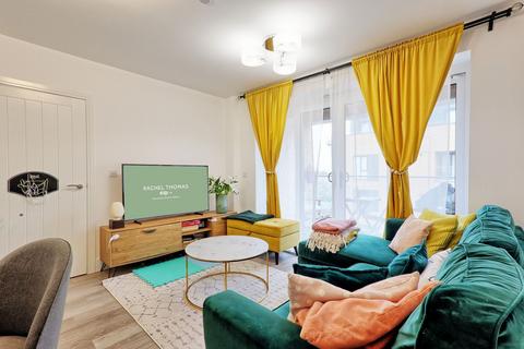 2 bedroom flat for sale, Windstar Drive , South Ockendon RM15