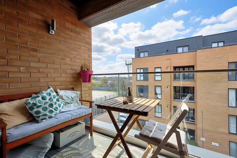 2 bedroom flat for sale, Windstar Drive , South Ockendon RM15
