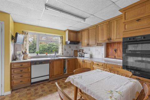 undefined, Lowlands Crescent, Great Kingshill HP15