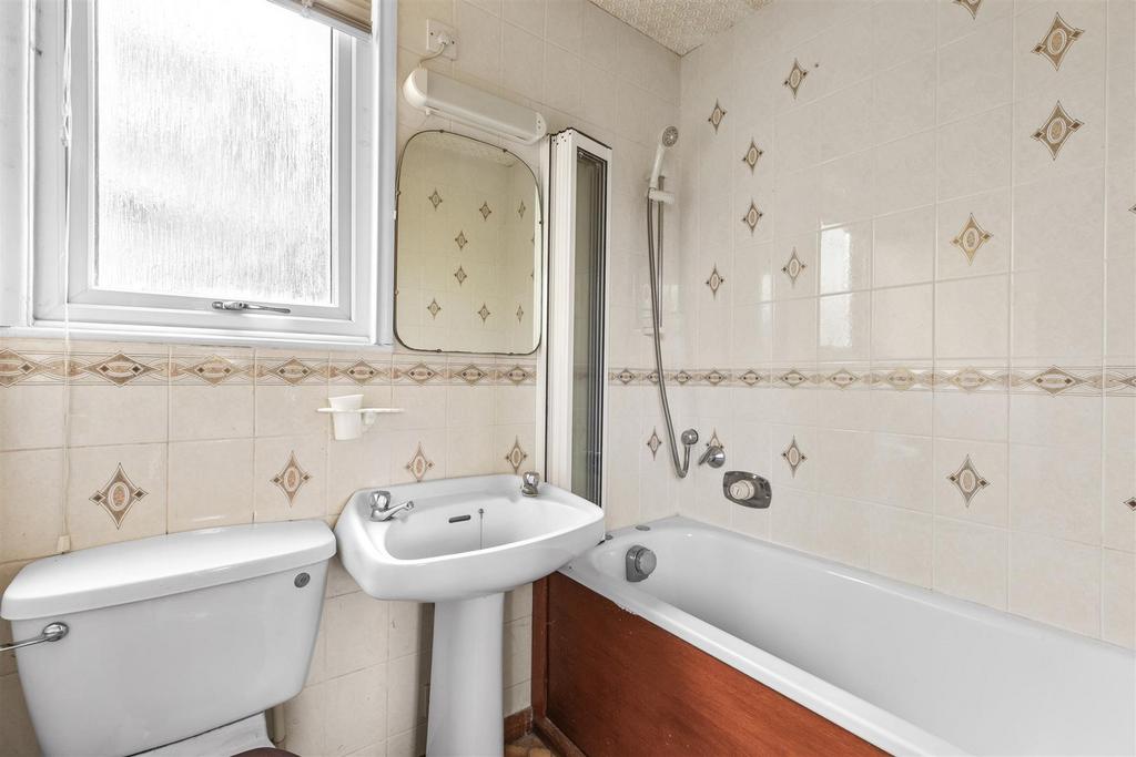 12 Lowlands Crescent, HP15 6 EG-6.jpg