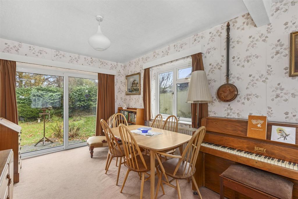 12 Lowlands Crescent, HP15 6 EG-9.jpg