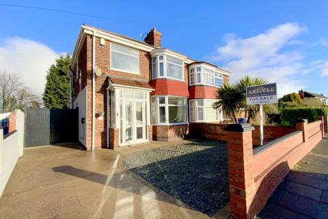 Queen Mary Avenue, Cleethorpes