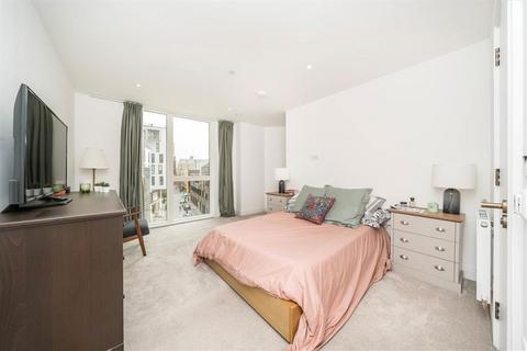 3 bedroom flat for sale, Norman Road, London SE10
