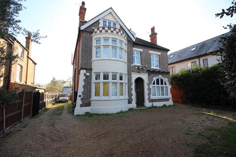 undefined, The Avenue, Worcester Park KT4