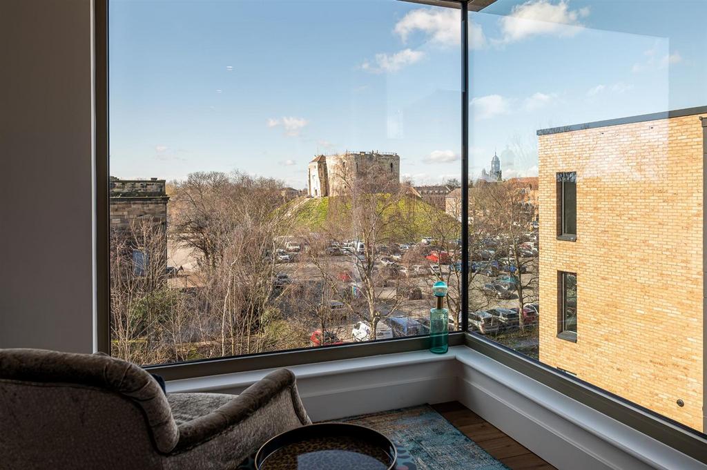 Apt 401 4.jpg