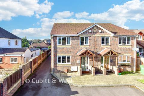 4 bedroom semi-detached house for sale, London Road, Horndean, Waterlooville, Hampshire