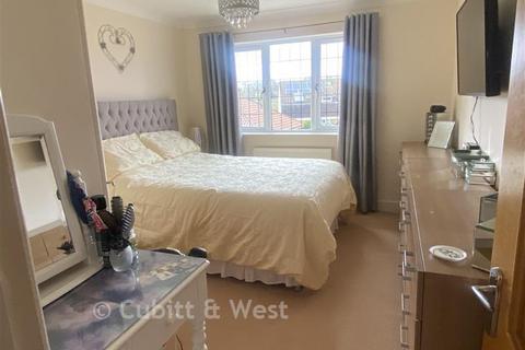 4 bedroom semi-detached house for sale, London Road, Waterlooville PO8