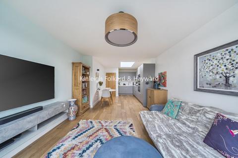 2 bedroom flat for sale, Woodhouse Road, London, N12