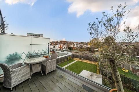 undefined, Woodhouse Road, London, N12