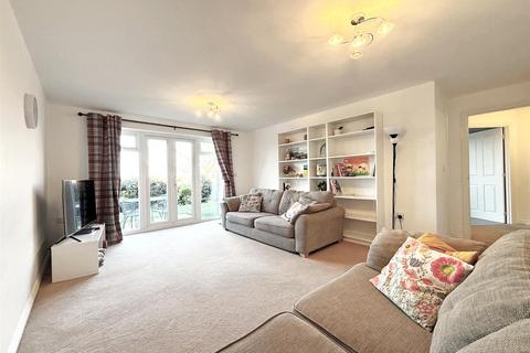 5 bedroom detached house for sale, Dove Close, Sutton Grange, Shrewsbury