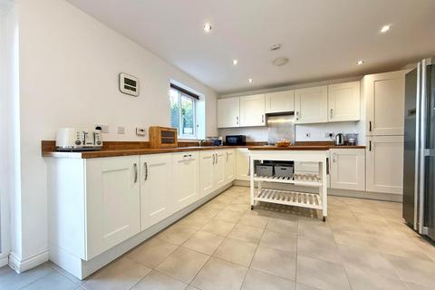 5 bedroom detached house for sale, Dove Close, Sutton Grange, Shrewsbury