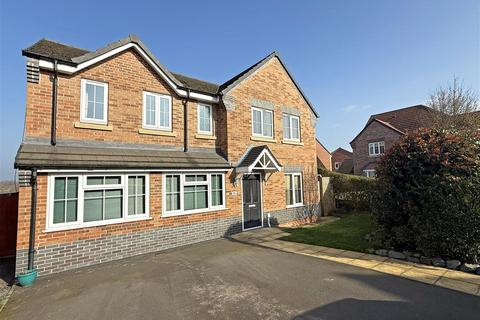 5 bedroom detached house for sale, Dove Close, Sutton Grange, Shrewsbury