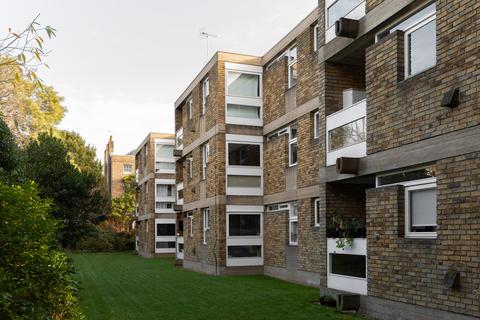 undefined, Langham House Close VIII, London TW10