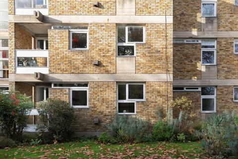 undefined, Langham House Close VIII, London TW10