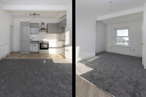 2 bedroom terraced house to rent, Cowrakes Road, Huddersfield HD3