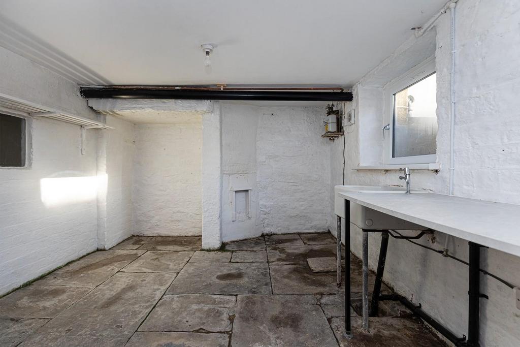 Cellar / Utility