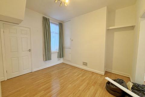 3 bedroom terraced house to rent, Highfield, Scarborough