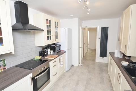 6 bedroom detached house to rent, Upper West Grove, Manchester M13
