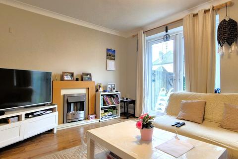 3 bedroom detached house to rent, HOWARDS GROVE, SO15